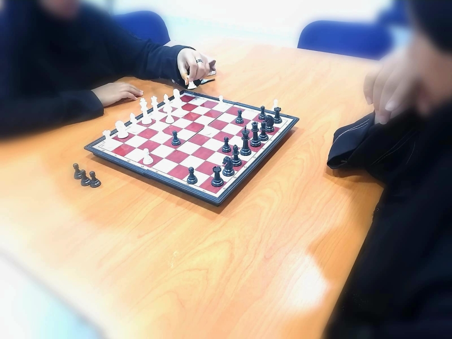 انطلاق بطولة الشطرنج الرمضانية بمركز شابات الطيبة