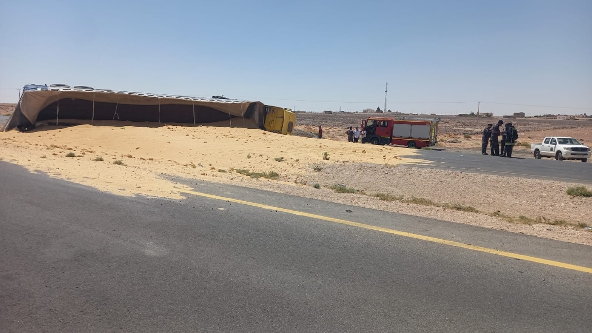 تحويلة على الطريق الصحراوي بعد إنقلاب شاحنة