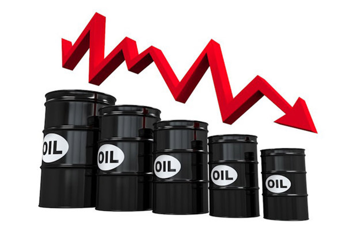 النفط يسجل أكبر انخفاض خلال شهر