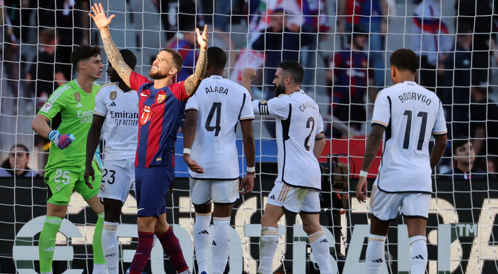 بيلينجهام يهدي ريال مدريد الفوز على برشلونة