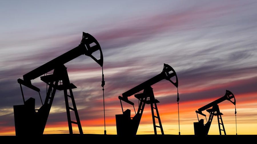 أسعار النفط تتجه لتسجيل رابع خسائر أسبوعية على التوالي
