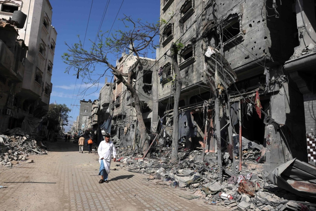 الإعلام الحكومي في غزة: الاحتلال يقصف منازل المواطنين في أكثر من منطقة بقطاع غزة