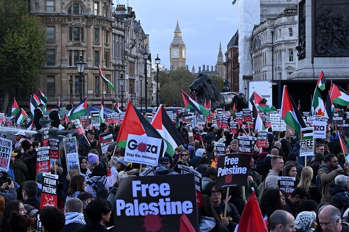 مظاهرات في بريطانيا وفرنسا والدنمارك للمطالبة بوقف عدوان الاحتلال على غزة