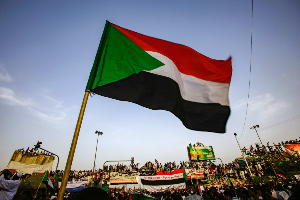 السودان يطرد 15 دبلوماسيا إماراتيا