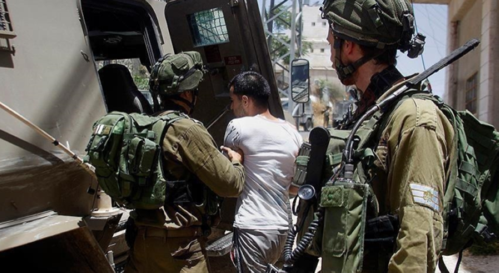 الاحتلال يعتقل 30 فلسطينيا بالضفة الغربية والقدس المحتلة