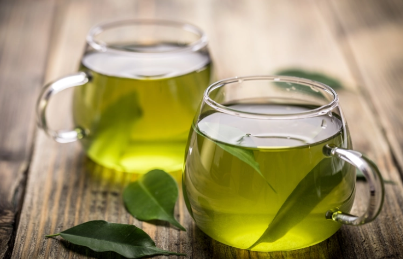 شرب الشاي الأخضر على معدة فارغة.. 4 فوائد لا مثيل لها