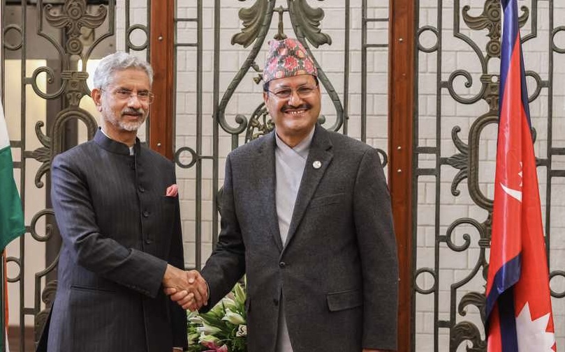 النيبال توقع اتفاق تصدير طاقة مائية مع الهند