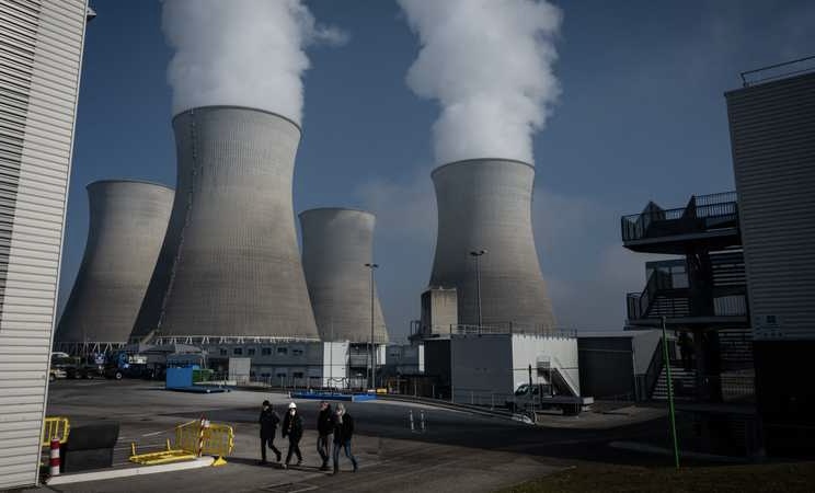 فرنسا تعتزم بناء 8 محطات نووية إضافية لخفض الانبعاثات
