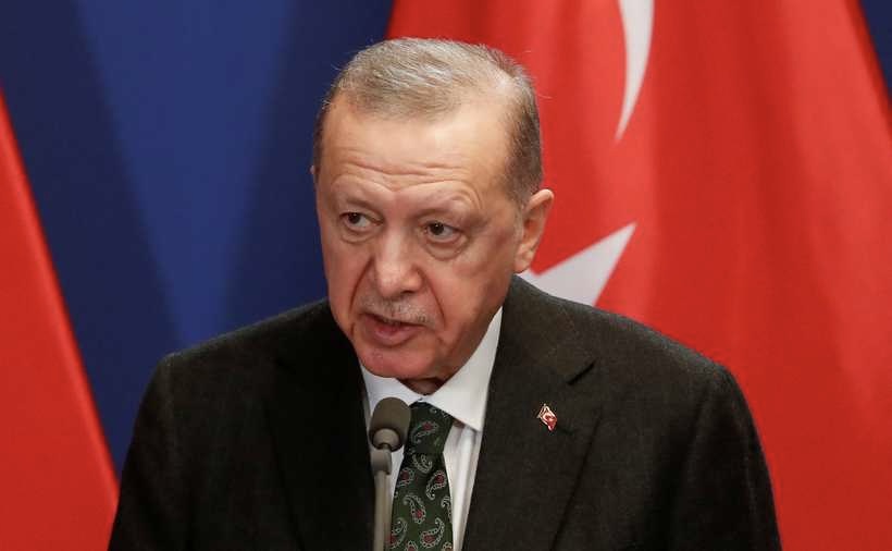 أردوغان يرفض الشائعات بعد تقرير صحفي عن محافظة المركزي