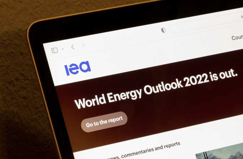 وكالة الطاقة تقدّم موعد نشر توقعاتها للطلب على النفط في 2025