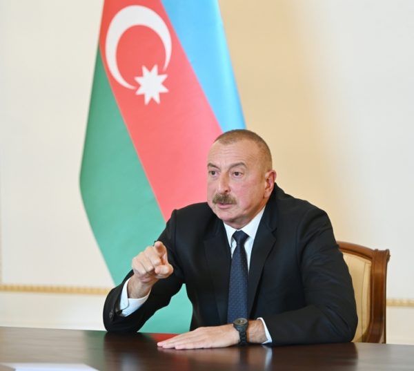 النتائج الأولية تؤكد فوز علييف برئاسة أذربيجان