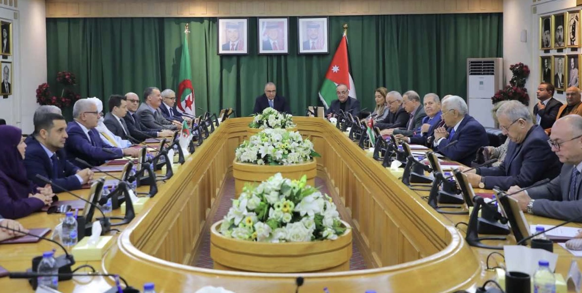 النسور يبحث سبل التعاون البرلماني بين الأرْدُنّ والجزائر