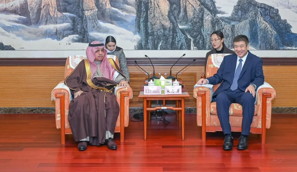 السعودية والصين توقّعان مذكرة تفاهم في مجال النقل الجوي