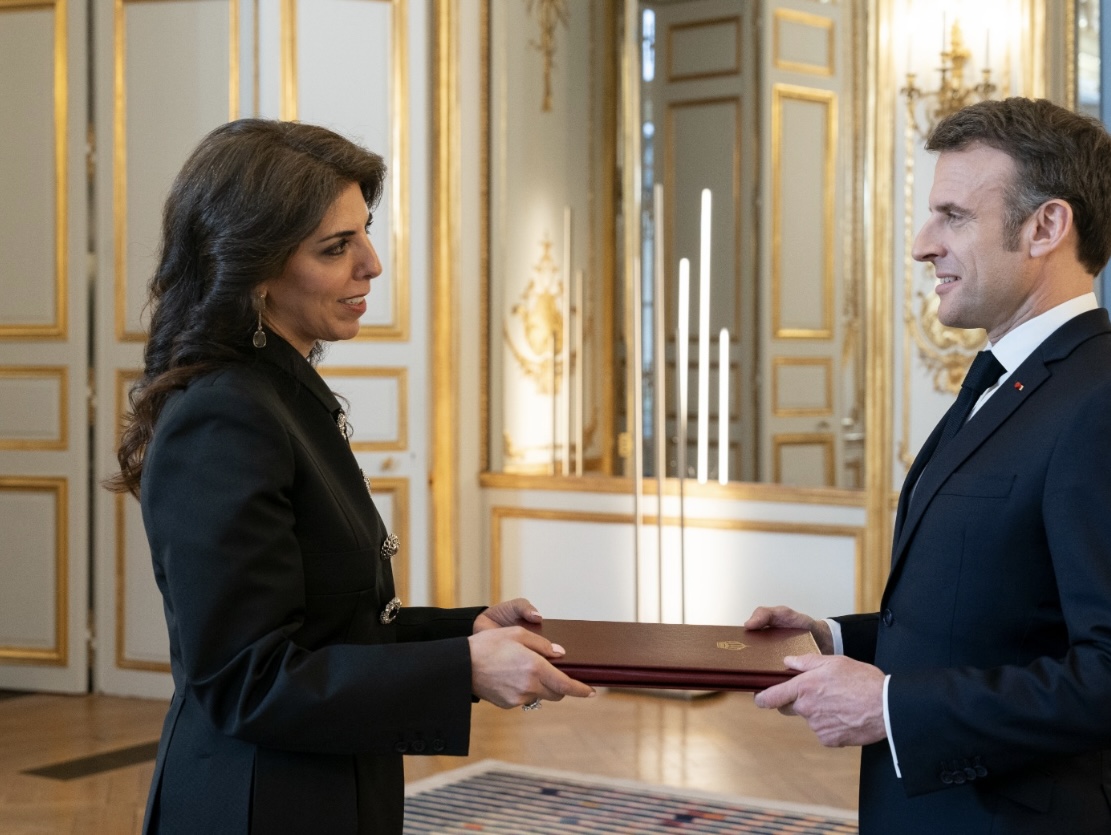 السفيرة الحديد تقدم أوراق اعتمادها للرئيس الفرنسي