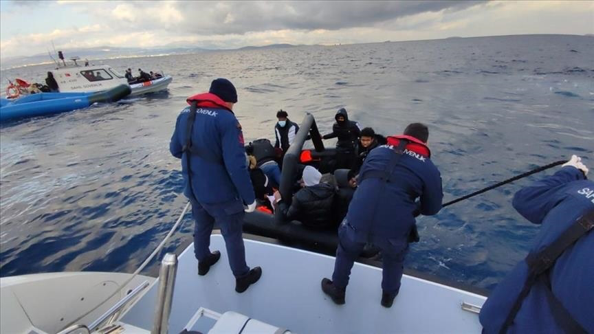 تركيا: إنقاذ وضبط 68 مهاجرا غير نظامي قبالة سواحل إزمير