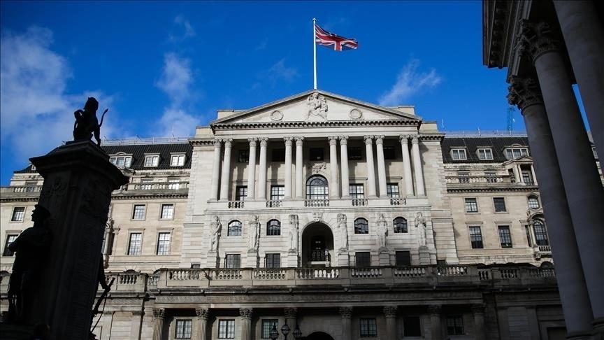 بنك انجلترا المركزي يبقي على معدل الفائدة دون تغيير