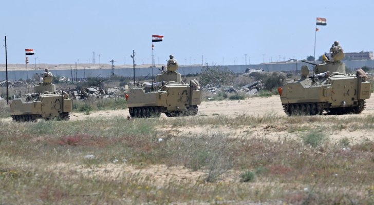 الجيش المصري يعزز تواجده على حدود غزة.. تفاصيل