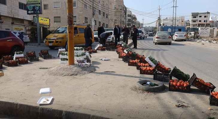 حملة لإزالة البسطات والعربات من شوارع إربد