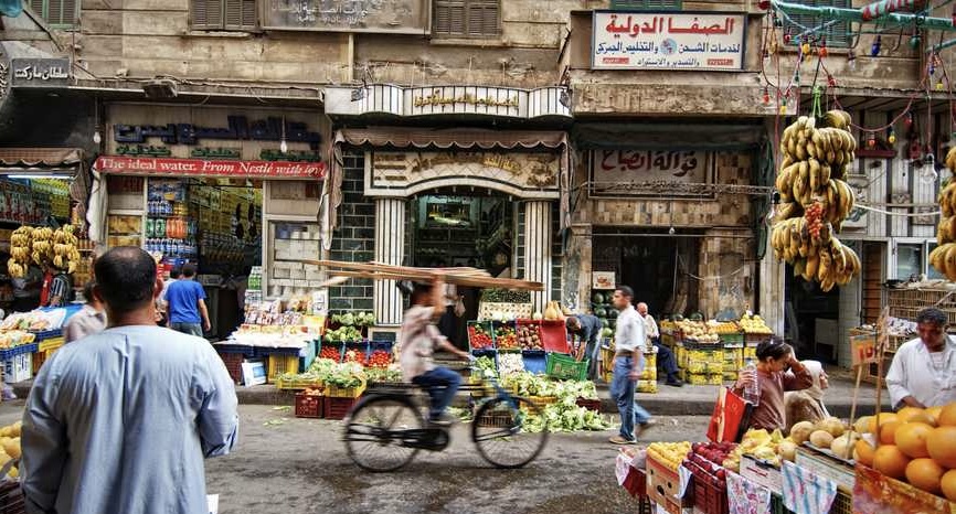 توقعات بارتفاع التضخم في مصر في مارس بعد خفض قيمة الجنيه