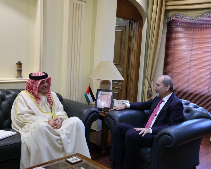 الملك يتلقى دعوة من العاهل البحريني لحضور القمة العربية أيار المقبل