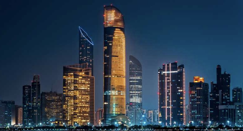 الإمارات الأولى عربيا بمؤشر فيتش المركب لمخاطر الدول في 2023