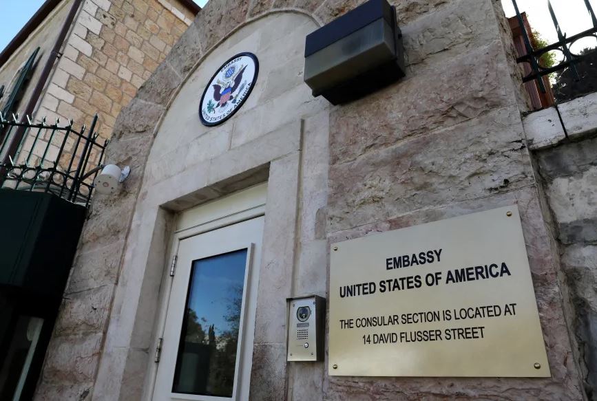السفارة الأمريكية في تل أبيب تصدر تحذيراً أمنياً لموظفيها