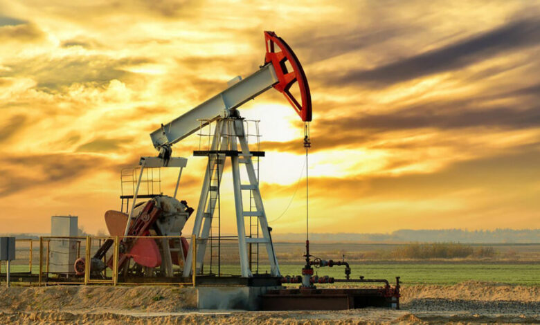 تراجع أسعار النفط عالمياً وسط قلق إزاء الطلب العالمي