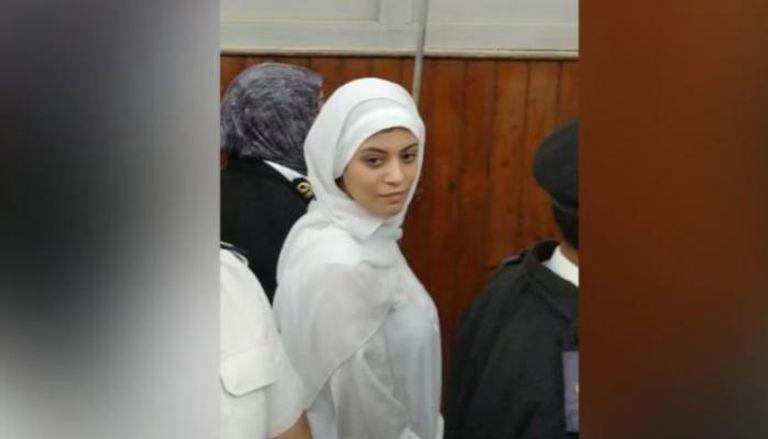 ابتسامة طالبة محكومة بالإعدام تحير المصريين.. ما القصة؟