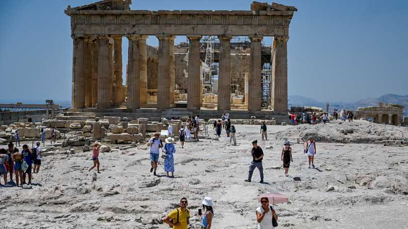 اليونان.. موجة حر توقف الزيارات إلى الأكروبوليس
