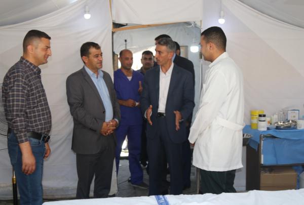 وفد من القوات المسلحة يزور المستشفى الميداني نابلس3