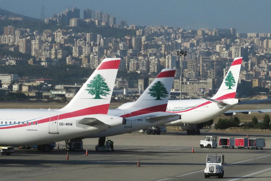 وزير النقل اللبناني: التقارير عن استخدام مطار بيروت لتهريب السلاح سخيفة