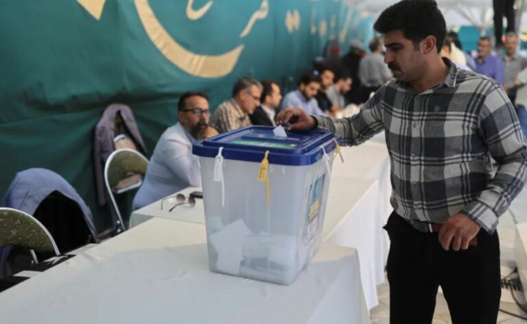 إيران: المرشح بزشكيان يتقدم على نظيره جليلي في الانتخابات الرئاسية