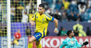 رونالدو يقود النصر ضد القادسية للاقتراب من الهلال متصدر الدورى السعودى