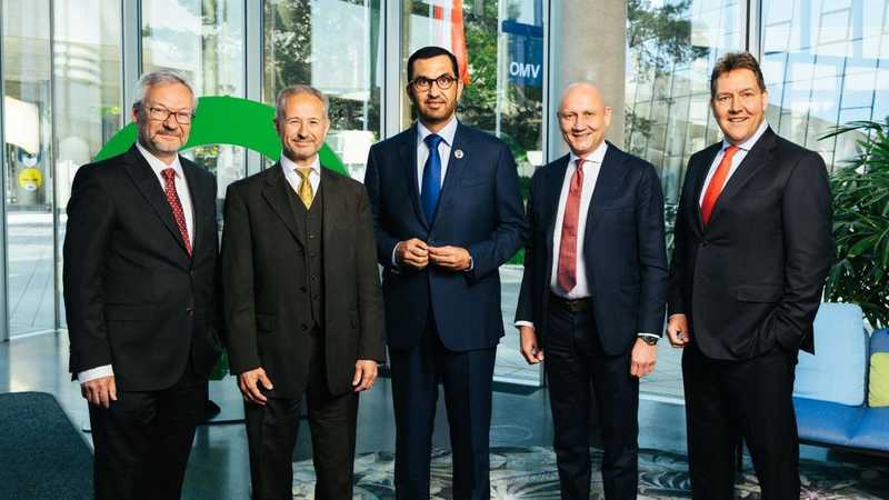سلطان الجابر يبحث سبل تعزيز الشراكة بين أدنوك وOMV
