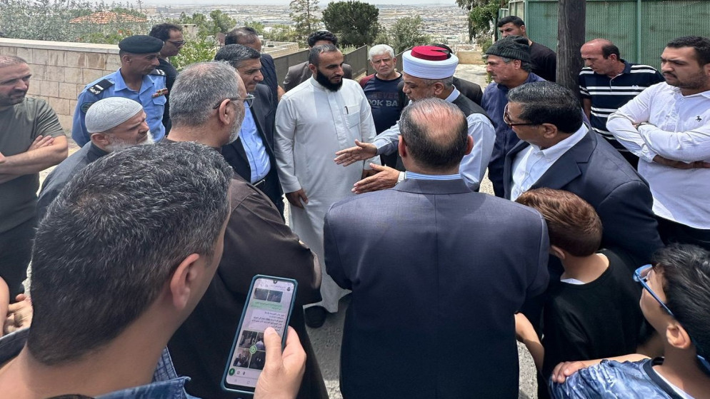 وزير الأوقاف يوعز بنقل أسرة ضحايا حريق مسجد في عمّان إلى سكن جديد