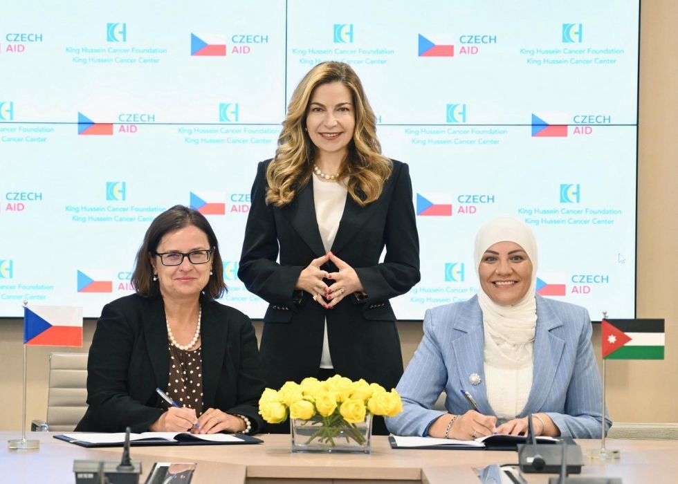 الحكومة التشيكية تقدم منحة لمركز الحسين للسرطان لتعزيز الرعاية