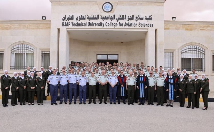 تخريج دفعات جديدة من الضباط في كلية سلاح الجو الملكي
