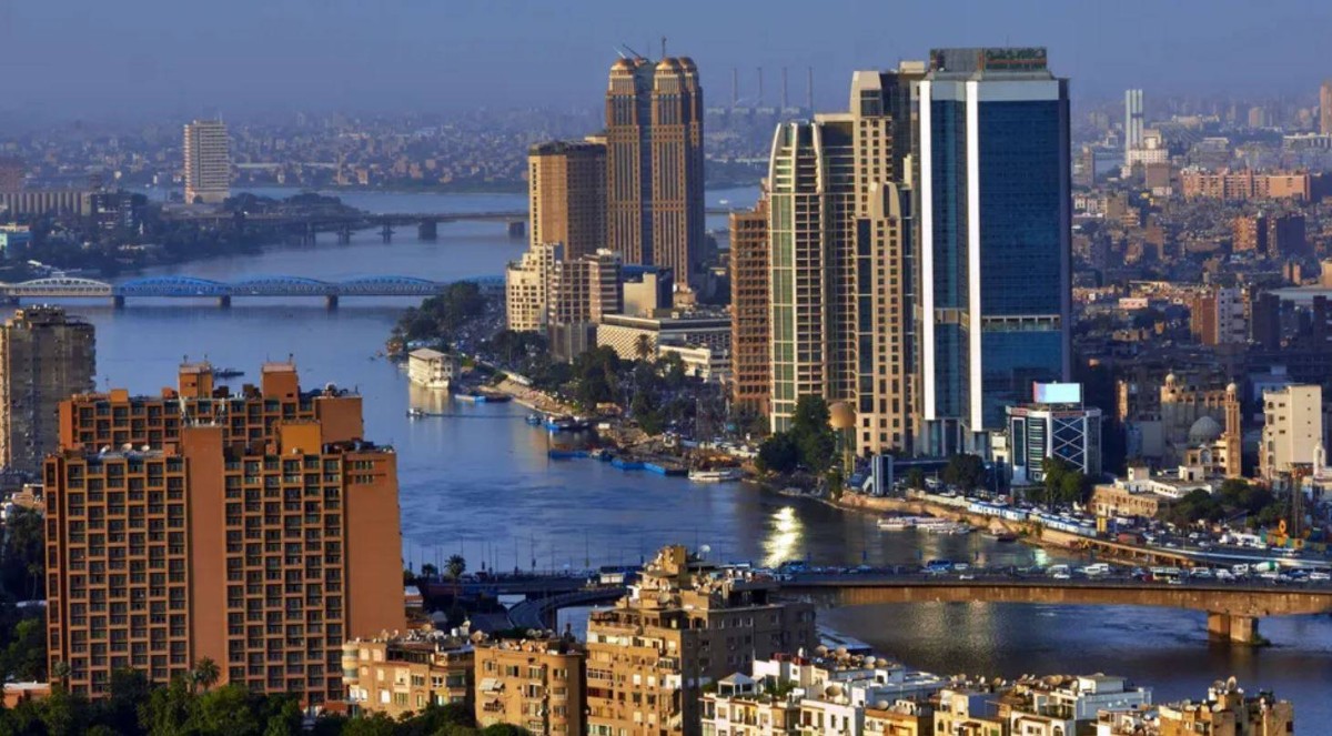 انكماش القطاع الخاص غير النفطي في مصر للشهر الثاني