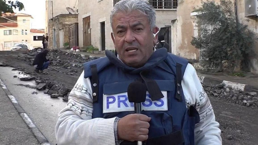 الاحتلال يحول الصحافي الفلسطيني علي السمودي إلى الاعتقال الإداري