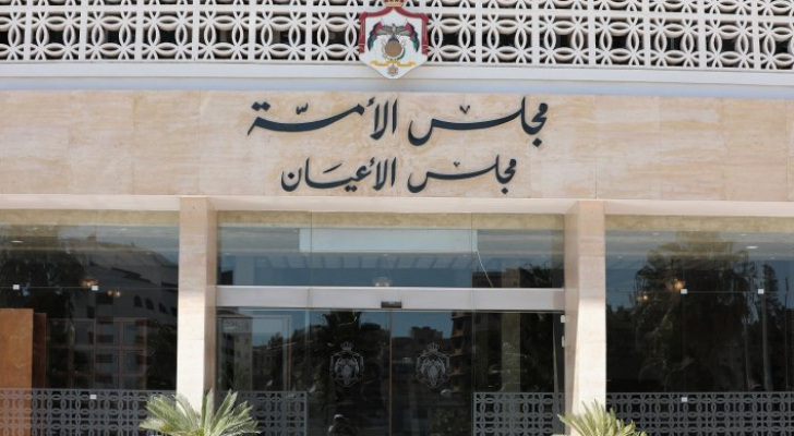 الخدمة والإدارة العامة : تستقبل إدارية الأعيان وتطلعها على إنجازاتها ومشاريعها