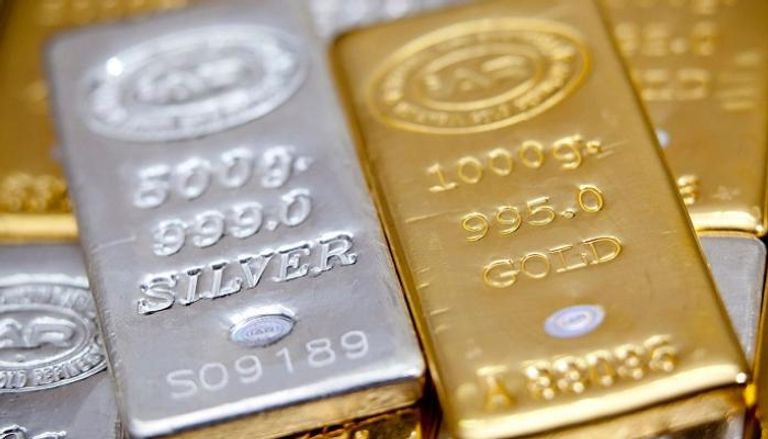 أسواق المعادن النفيسة: الذهب والفضة والبلاتين في دائرة الضوء