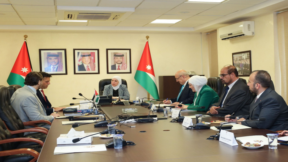 وزيرة النقل تلتقي خبيرين من الوكالة الأوروبية للسلامة البحرية لبحث تطوير الاستراتيجية البحرية