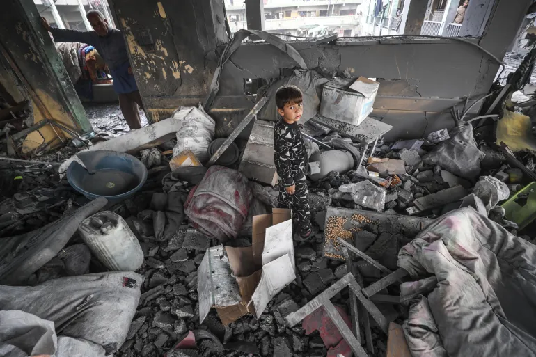 33 شهيدا خلال 24 ساعة بغزة وأزمة حادة بالمستشفيات