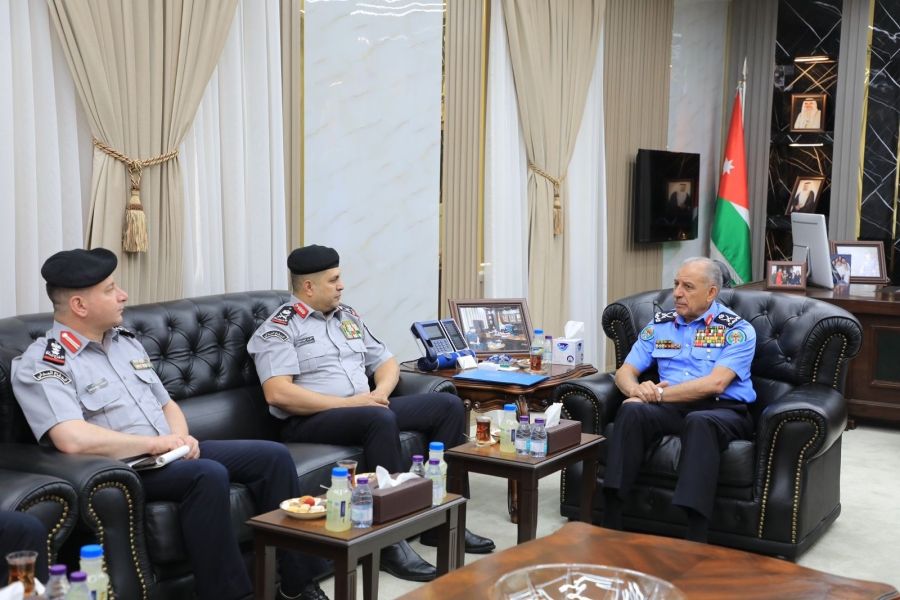 اللواء المعايطة يلتقي مدير الدفاع المدني الفلسطيني ويؤكد على تعزيز التعاون المشترك
