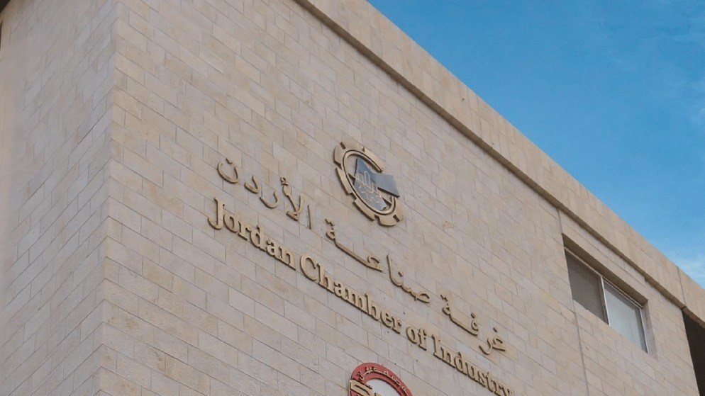 37 من إجمالي العاملين بالقطاع الصناعي من النساء