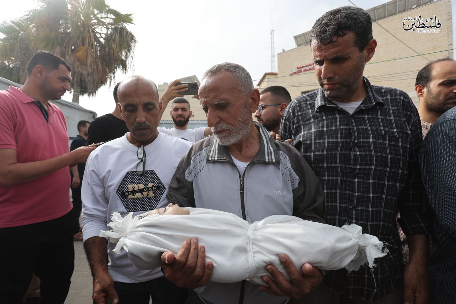 حصيلة الإبادة الإسرائيلية في غزة ترتفع إلى 174#44;373 شهيدًا وجريحًا