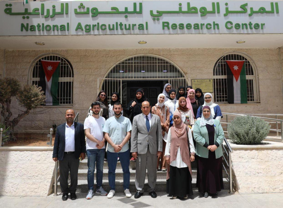 وفد من جامعة فيلادلفيا يزور المركز الوطني للبحوث الزراعية
