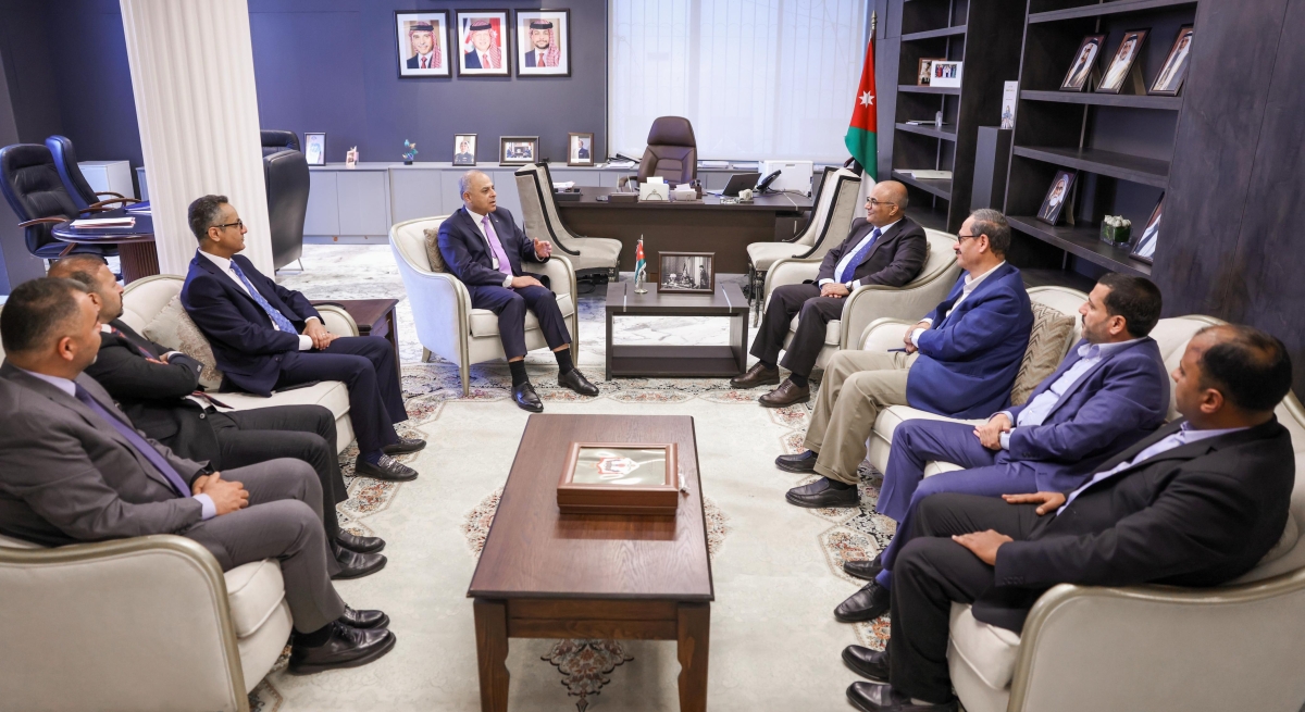 أبو صعيليك يلتقي نقيب الصحفيين ويؤكد أهمية الشراكة في تطوير الإعلام ومواكبة التحديث الإداري