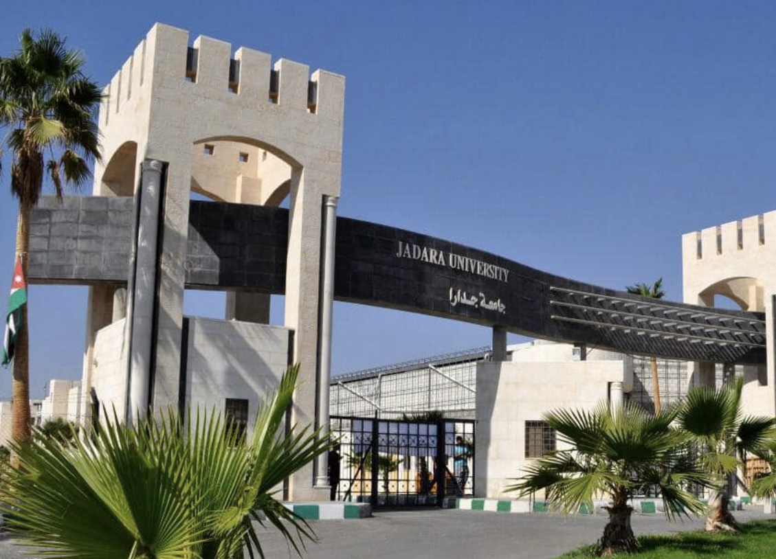 السفير الإندونيسي يرعى حفل تخريج مجموعة من الطالبات الإندونيسيات بجامعة جدارا