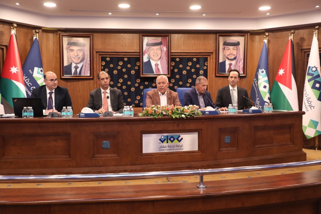 تجارة عمان : تتابع قضية حريق باخرة “ASL BAUHINIA” وتوكل مكتبًا دوليًا لحفظ حقوق التجار